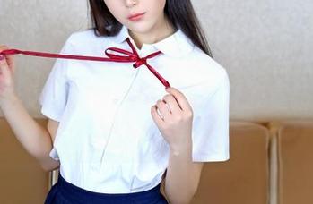 Feilin嗲囡囡 – 在线眷恋：还是陈梵妮的白衬衫之旅，每一次点击都让我重新审视这件单品。