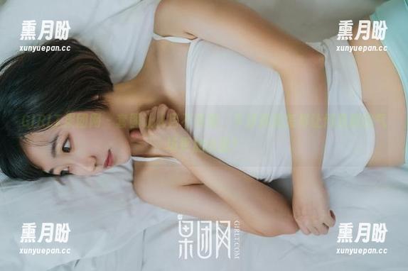 GIRLT果团网 - 套图让人目不转睛，牛仔裤是怎样让何嘉颖的气场更加凶猛？