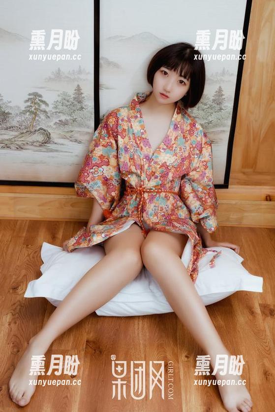 GIRLT果团网 - 周大萌的教室写真：学习还是玩耍，你来决定吧！