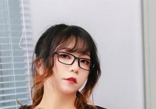 汇集了Leah梓未的高清校园合集，让人怀念那种无忧的时光