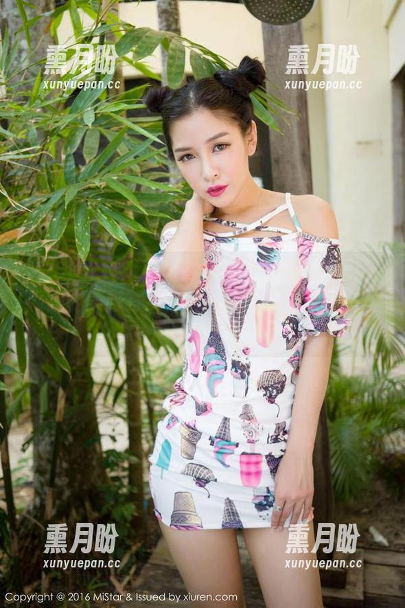 MiStar魅妍社 - 你没看错！FoxYini孟狐狸的美脚写真来啦，快来下载感受一下！