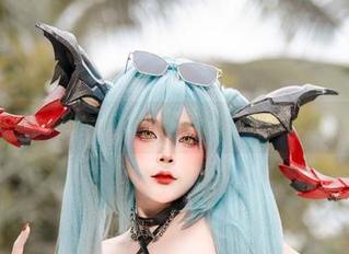Sayo Momo的修女全套：可能不太像你想象中的“祷告”