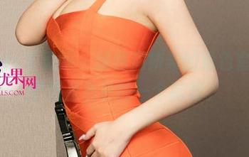 UGirls尤果网 – 精选周妍希的粉色套图，俨然是色彩的一个脑洞。