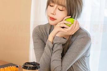 XINGYAN星颜社 – 私拍图集：李丽莎和她的奶牛主题，越看越奇怪。