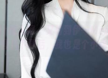 Xiuren秀人网 – 又看到伊一Moon的新泳装，图片下载后，我也是个小迷妹了。