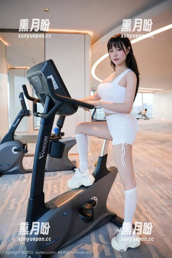 Xiuren秀人网 - 养乐多DoDo的私房圣诞秀：这气氛，我已无力抵挡