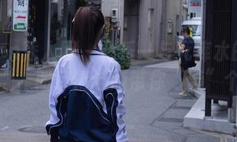 Xiuren秀人网 – 林乐一与死库水的亲密接触，图库精选版带你“湿”个够