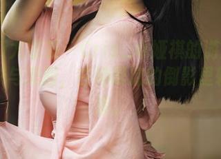 YouMi尤蜜荟 – Cris_卓娅祺的游泳池边，泳衣与美图，在她眼底的倒影里轻轻荡漾。