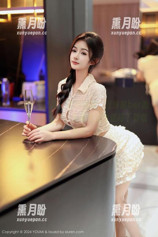 YouMi尤蜜荟 - 意外发现，潘琳琳ber的连衣裙真有个性，全套拍摄也值得下载收藏呀