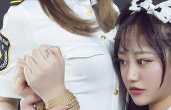 丽柜 – 兔子的新作品集更新啦，双生花……好吧，看着这双重的美，这得给几分呢？