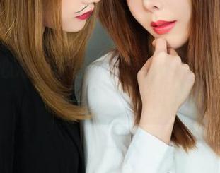 丽柜 – 心心与夏日的亲密接触，原图里透着玩味