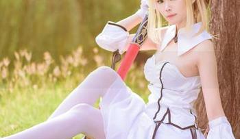 亚缇arty的制服与创意：观看一个不敷衍的写真之旅！