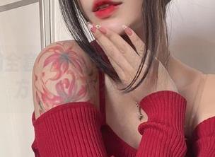 今汐的全套胶衣能否让每张图片都惊艳四方，而我却在这里纠结。