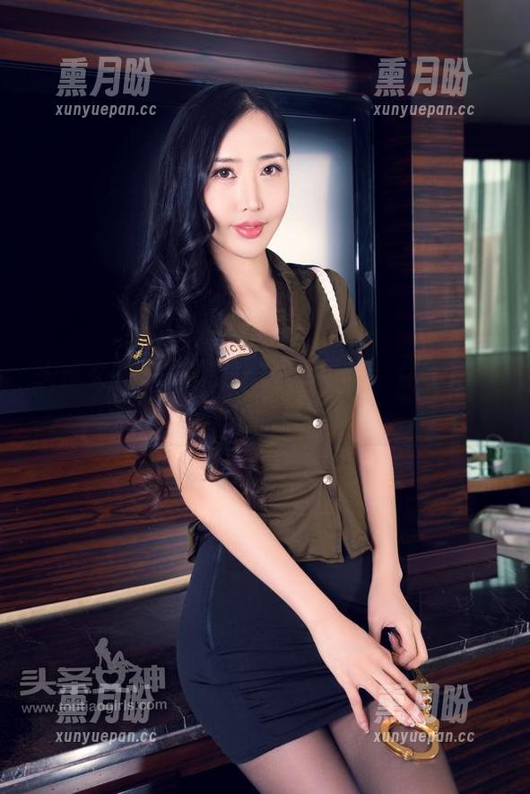 头条女神 - 张译丹的高清黑丝：你确定这不是桌面壁纸？
