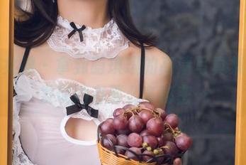 头条女神 – 拿到萌琪琪的高清写真集，才发现她有那么多秘密…