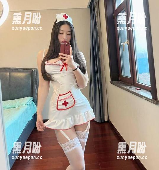 微密圈 - 宝儿茹171的黑丝翘臀装，写真中透着几分挑逗？