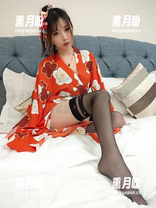 小女巫露娜的白色蕾丝长筒写真有毒，下载后悔也没用