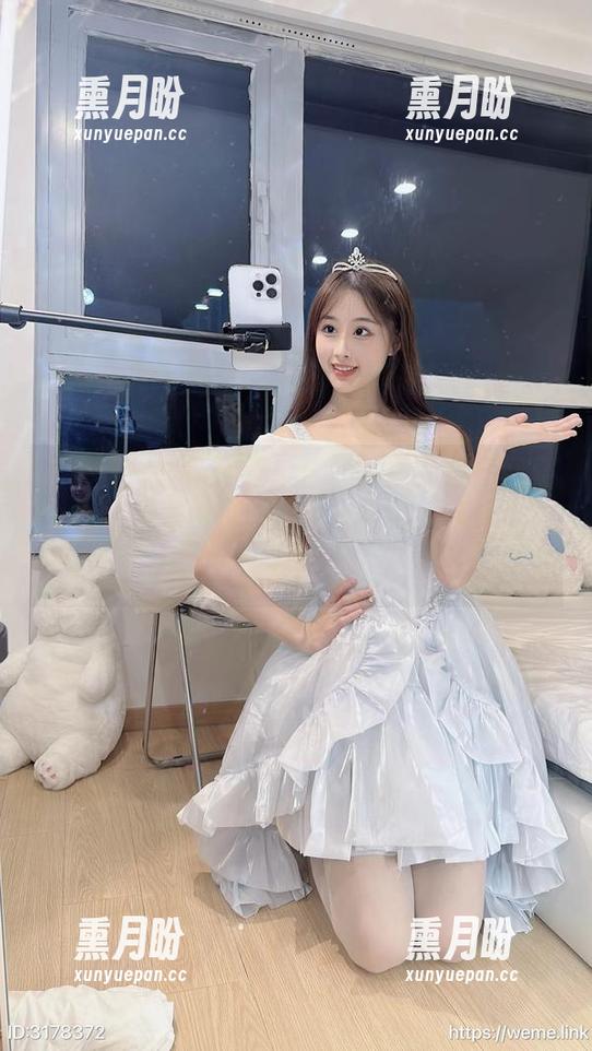 小萌子 微密圈 - 小萌子天台合集,清新的氛围果然是无可替代的,也许我该找个天台拍一组?