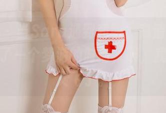 尤果网 – 当Sara遇到和服，高清写真完全变成了一个梦游的时刻，唉，我的思绪又飞了。