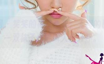 尤果网 – 笑笑的棉袜合集：无聊的日子，一双袜子也能叫人乐开怀。