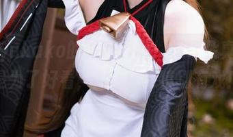 屿鱼yukako的狐狸瞬间：那耳朵真不止是为了好看，cos起来特别有戏！