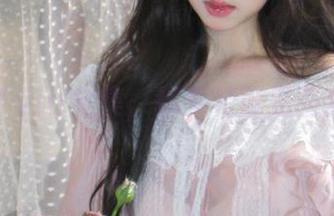 看怡子yiii全集，秘书装可是百变的呢