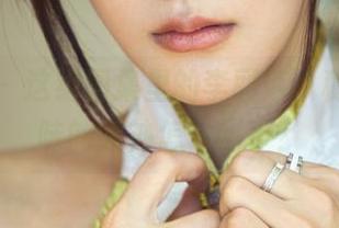 推女郎 – 这组图集里的李丽莎，秘密又暧昧的眼神怎么回事？