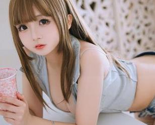 日奈娇的黑白天地：一场作死又优雅的写真集分享