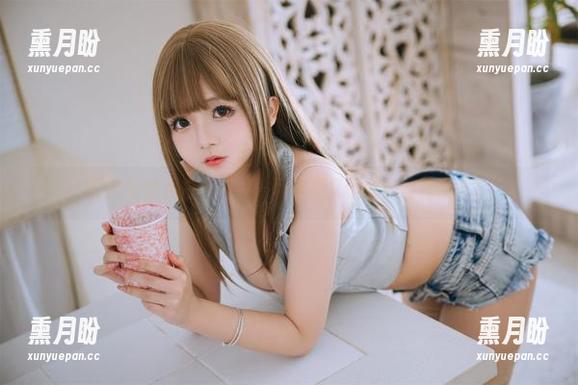 日奈娇的黑白天地：一场作死又优雅的写真集分享