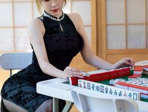 星颜社 – 又是一组易阳Silvia的和服更新，完美到让人想立刻翻到下一页。