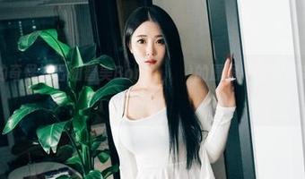 教室里的奇怪岩石和普美Bomi(보미)的原图，壁纸用完请自带脑洞。