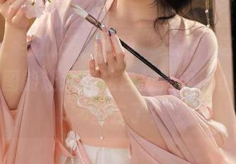 桃暖酱，我的天，凭啥“女孩”这本写真集的原图能让我无法自拔，内心小桥流水哪里去了？