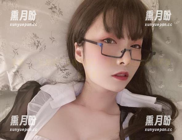 等等，“次屁啦”又穿礼服了，高清套图让你意想不到的好看！