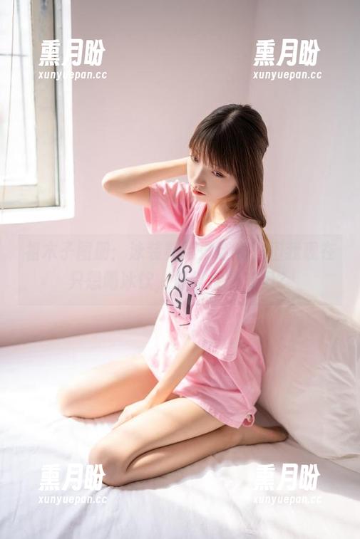 祖木子图册：泳装亮眼没话说，但我现在只想喝冰饮，挺复杂的对吧？