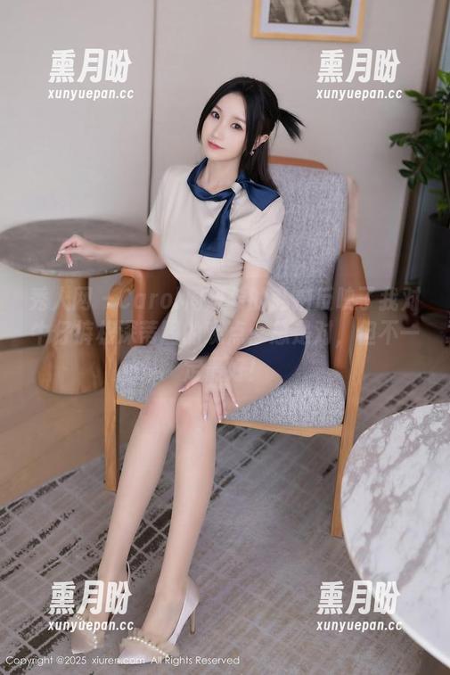 秀人网 - Carol周妍希的私拍反映了我对牛仔裤根深蒂固的观点：总是对，但不一定最好！