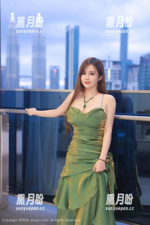 秀人网 - 最新写真看这里，Jennifer小若穿旗袍，恍惚的瞬间