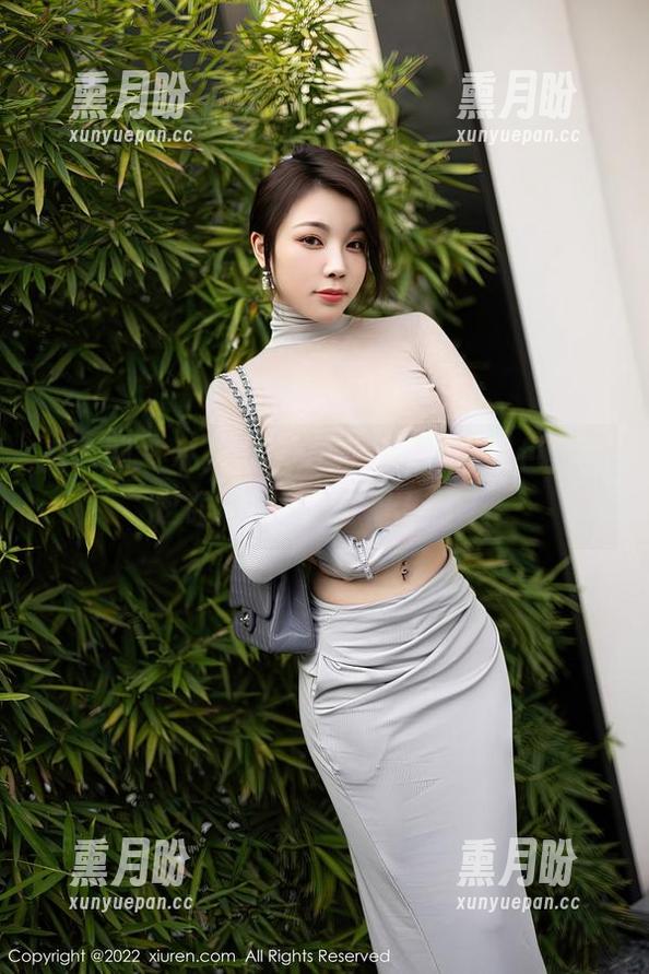 秀人网-灿宝 秀人网 - 私拍分享:灿宝的美脚图包,我这眼神闪现灵魂出窍了!