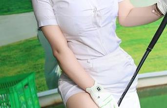 秀人网 – “舌尖上的菊花ace”再度出击，秘书写真集，果然是让人意想不到的选择。