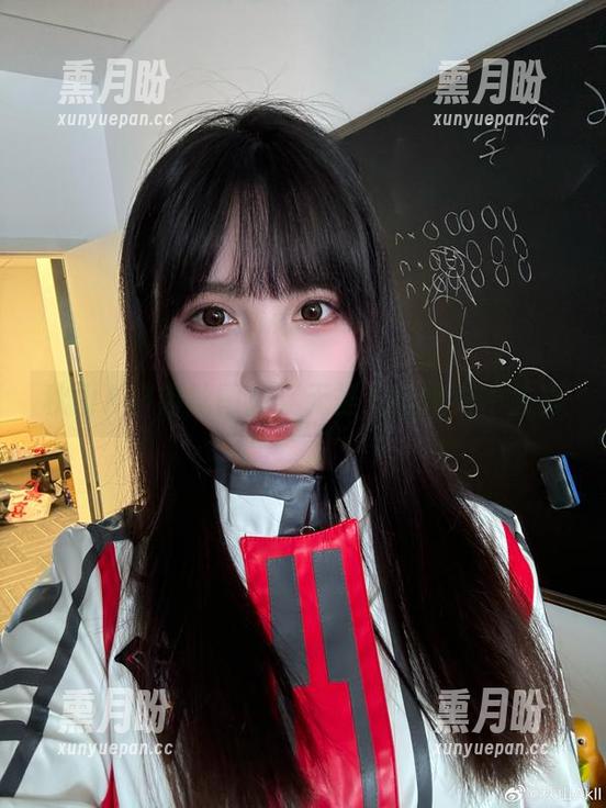 秋山AkI 秋山AkI肉丝图包:无圣光但绝对不失真