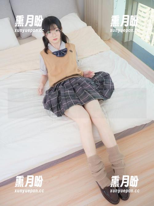 紧急企划 - 奶昔和她的白丝写真，免费观赏，就像开启了一扇小窗！