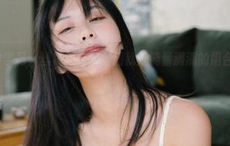 向萌芽儿o0学习，丝袜加高清美图就是能量满满的组合，太高效了吧！