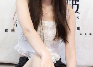 袜啵啵 – 奶油的瑜伽中的不速之客：老头乐和他的神奇挠脚，精选写真