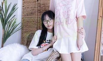 袜啵啵 – 稚予写真大作战，咖啡丝的脚尖传奇：稳得一逼