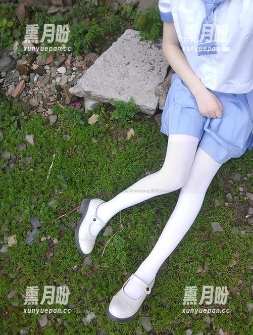 西尔酱和天台的契约：她负责美，我负责吃零食，原图证实了！