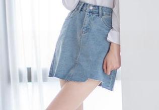 教室中与西瓜少女共舞，图库里的资源比西瓜还甜呢！