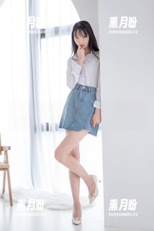 教室中与西瓜少女共舞，图库里的资源比西瓜还甜呢！
