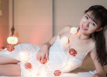 轰趴猫 – 黑色是个万能色，可乐Vicky在私拍中给我们打开了新世界，资源用的我都想哭了！