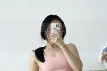 微密圈 – 那张铁锤姐姐的网袜照片，明明简单却透着别样的味道。