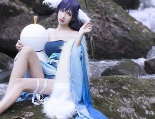 小心！阮邑Fairy的“大凤礼服”写真会让你对穿衣有新的定义，马上下载可能还来得及？