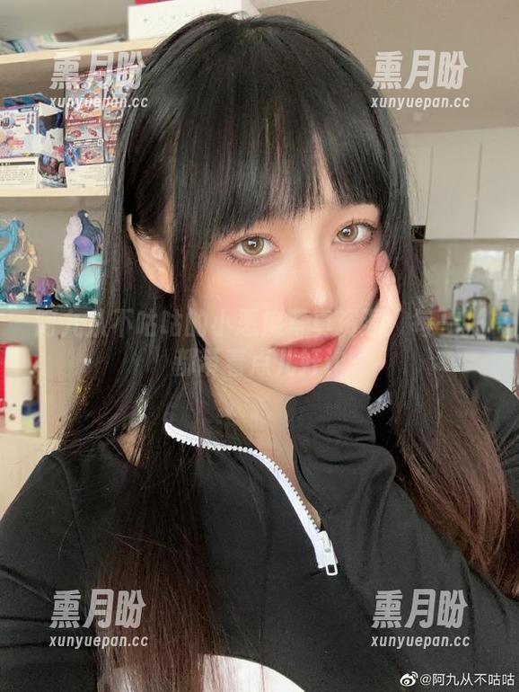 阿九从不咕咕 阿九从不咕咕的小恶魔写真资源:每一张都带着点儿奸诈